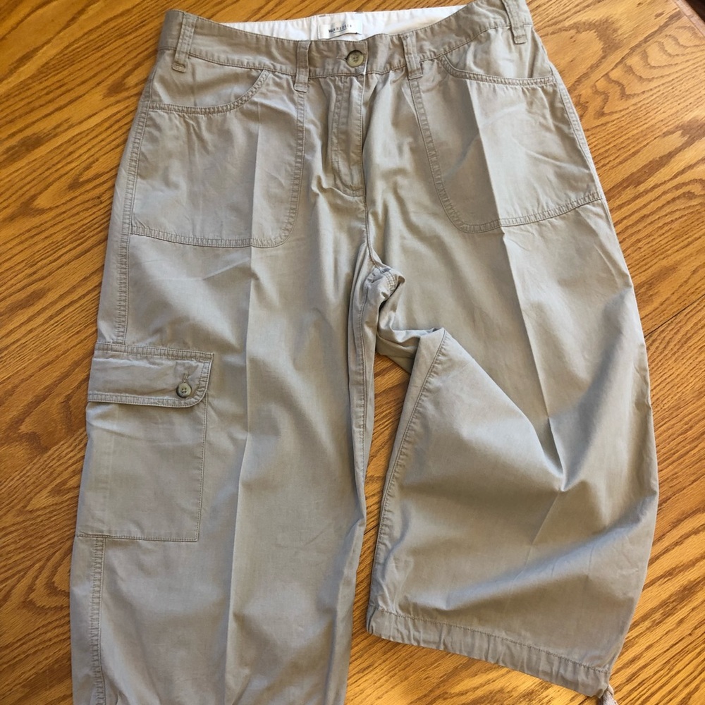 Van Heusen classy, beautiful khaki capris; ladies size 10.